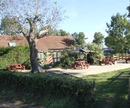 The May Garland Inn Hellingly Exteriör bild